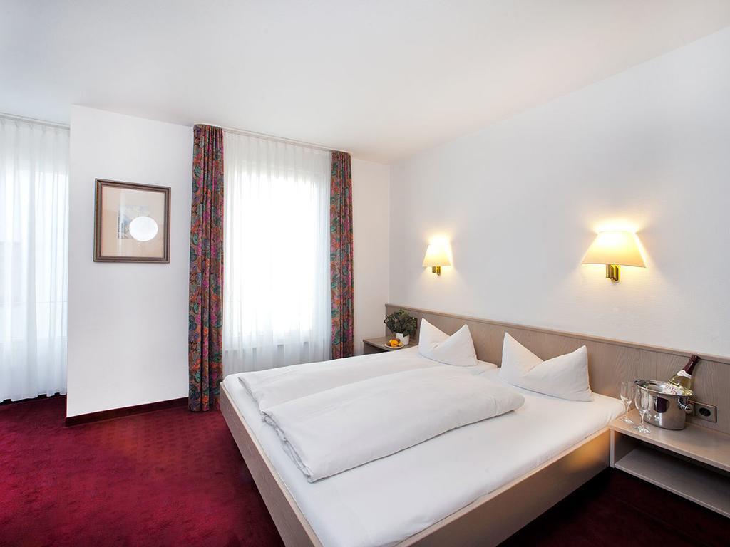 Hotel Kreuz Gaestehaus Und Lauchertbar Mit Terrasse Gammertingen Quarto foto