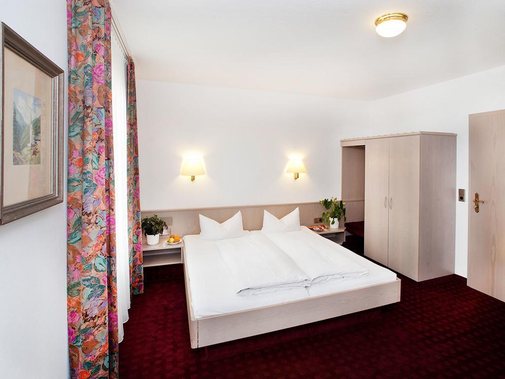 Hotel Kreuz Gaestehaus Und Lauchertbar Mit Terrasse Gammertingen Quarto foto